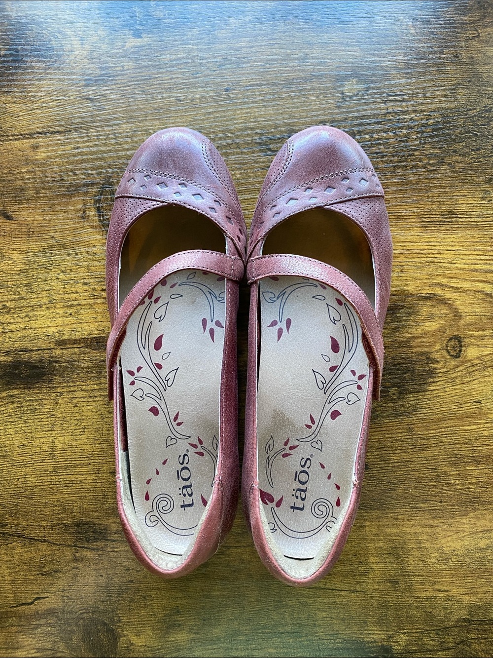 Taos Footwear Women's Dusty Rose Mary Jane Flats